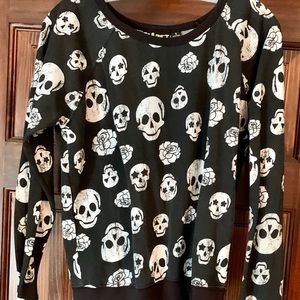 Women’s skull sweatshirt